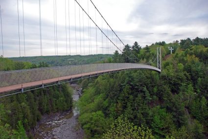 jpeg-optimizer_Pont-suspendu-et-gorge-de-Coaticook